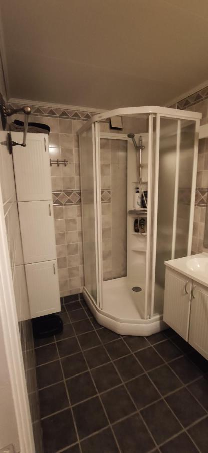Apartment Sleeps 8 - 3 Bedrooms